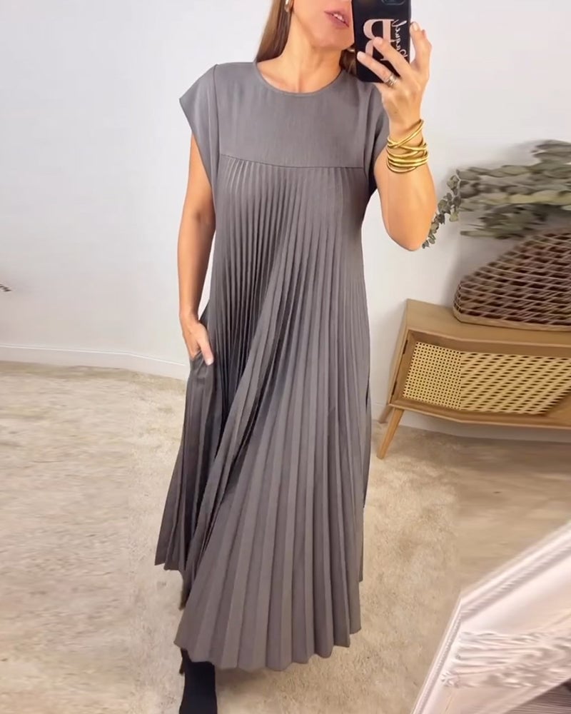 Annalise™ Pleated Elegance Maxi Dress