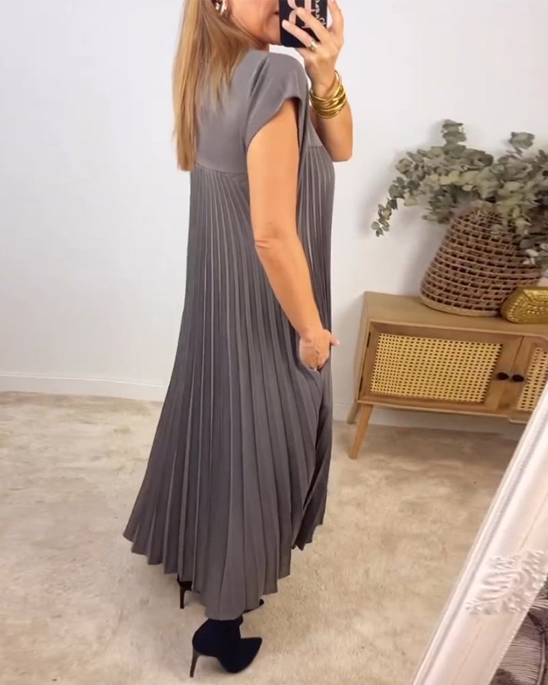Annalise™ Pleated Elegance Maxi Dress